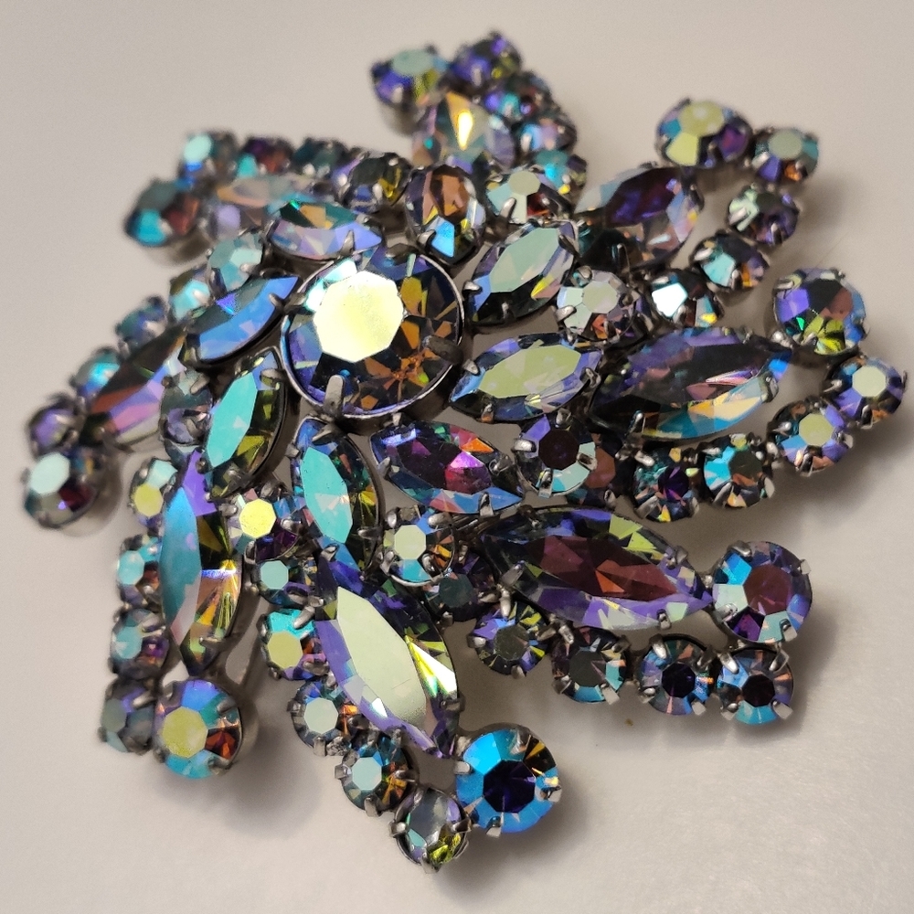 Stunning Large Domed Crystal Brooch Unsigned Sherman vibe